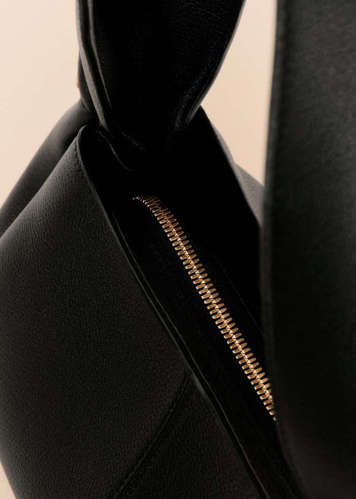 Numéro Neuf East West - Textured Black