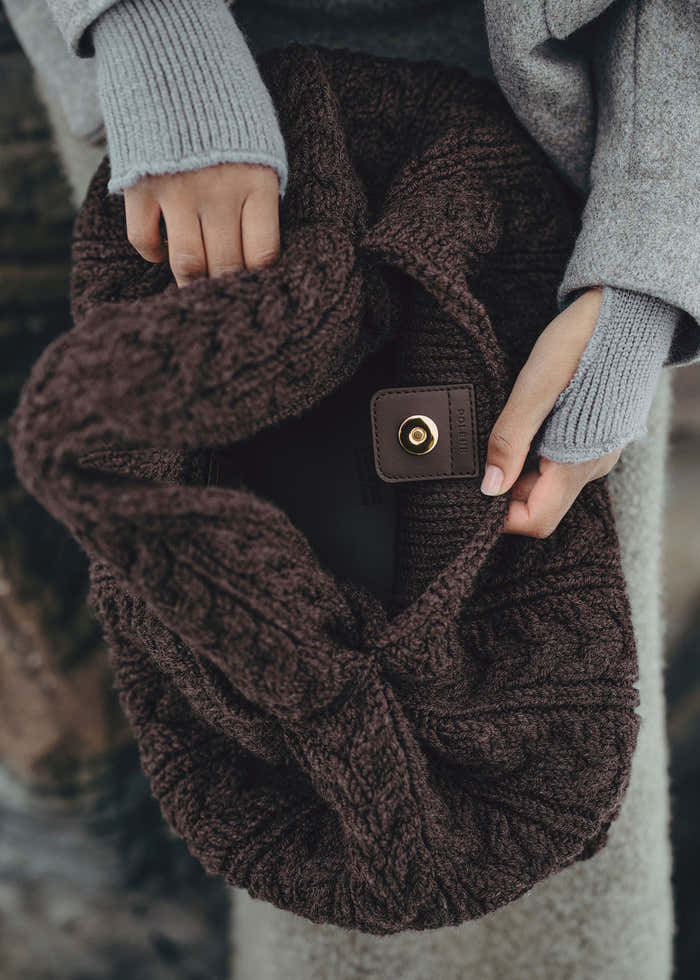 Numéro Neuf Large - Merino Ebony