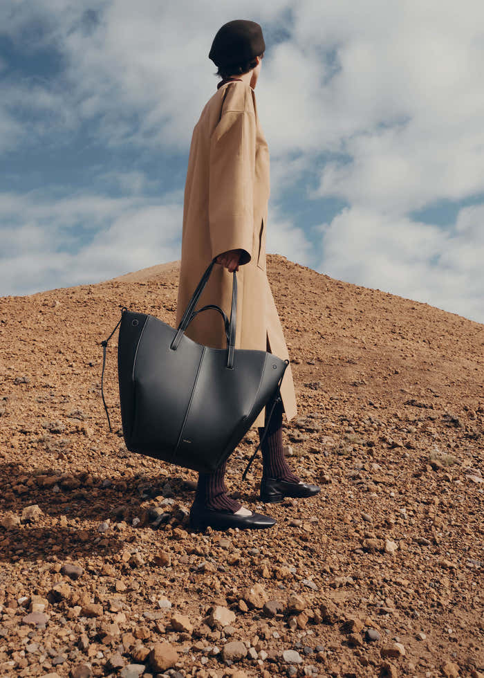 Cyme Tote - Textured Black with Ecru Stitching