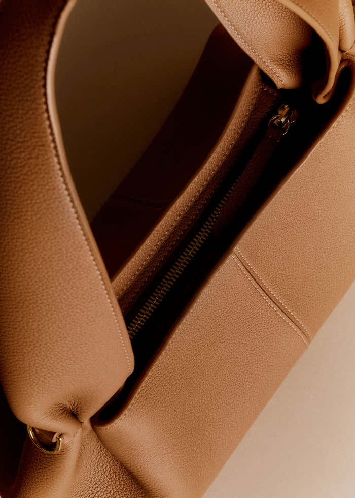 Numéro Neuf East West - Textured Camel