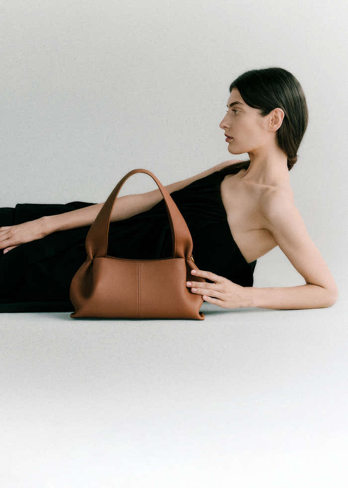 Numéro Neuf East West - Textured Camel